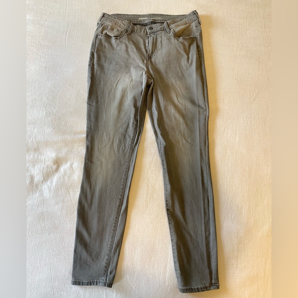 Old Navy Mid Rise Rockstar Skinny Jeans Grey Wash Size 12